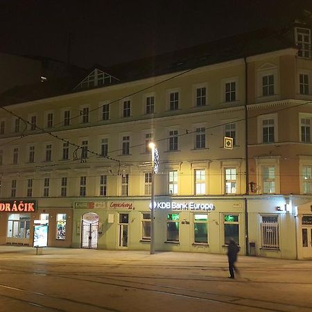 Hostel Folks Bratislava Eksteriør bilde