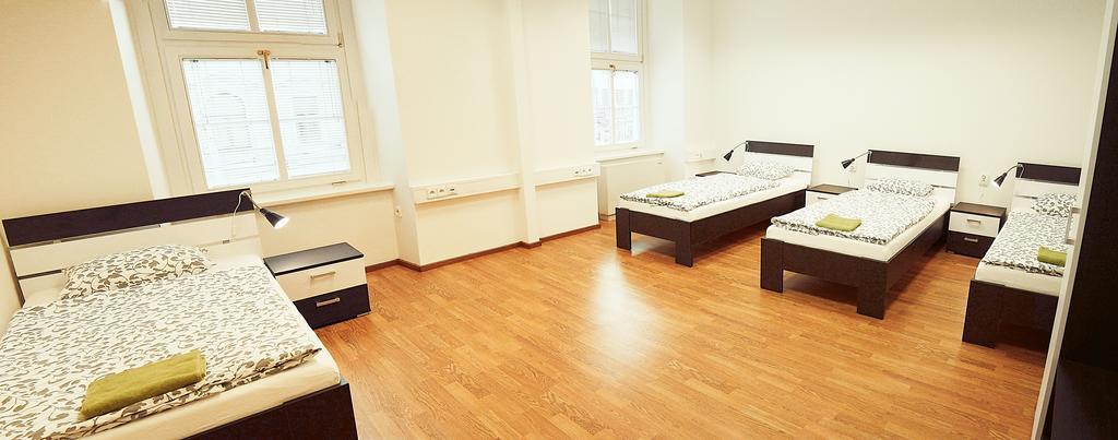 Hostel Folks Bratislava Rom bilde