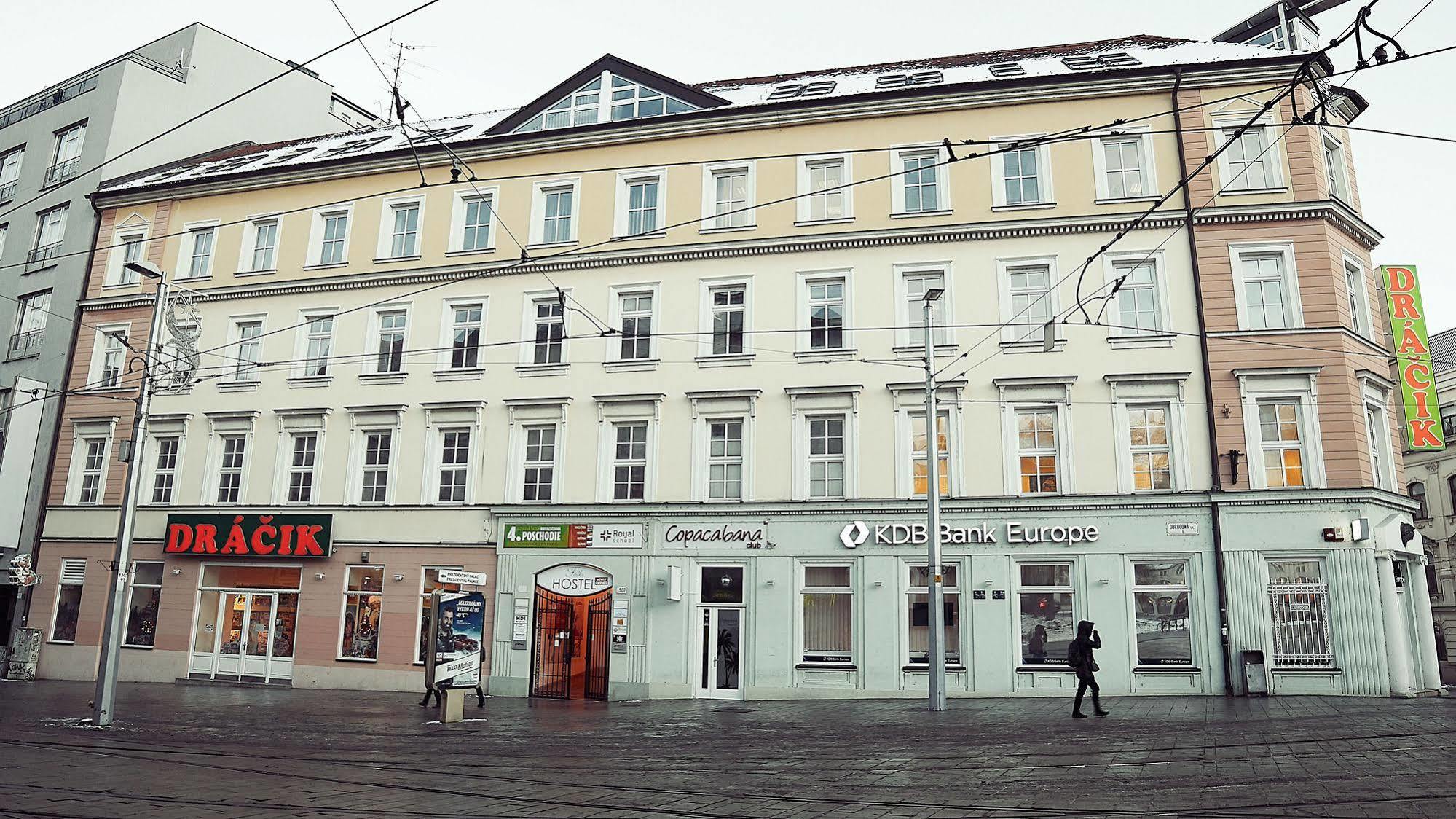 Hostel Folks Bratislava Eksteriør bilde